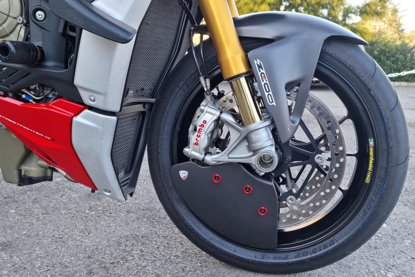 ZA750 - CNC RACING Ducati Streetfighter / Panigale V2 / V4 Carbon Front Brake Cooling System – Accessories in the Motoraider Motorcycle Aftermarket Accessories and Parts Online Shop