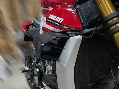 ZW005 - CNC RACING Ducati Streetfighter V4 (2020+) MotoGP Carbon Aerodynamic Winglets – Accessories in the Motoraider Motorcycle Aftermarket Accessories and Parts Online Shop