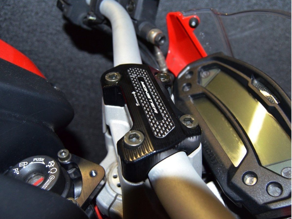 BM06 - DUCABIKE Ducati Monster 696 Handlebar Clamp – Accessories in the Motoraider Motorcycle Aftermarket Accessories and Parts Online Shop