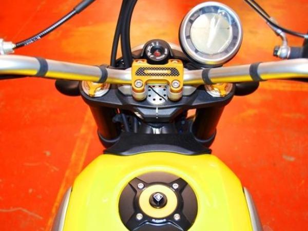 BM08 - DUCABIKE Ducati Scrambler Handlebar Clamp (22 mm) – Accessories in the Motoraider Motorcycle Aftermarket Accessories and Parts Online Shop