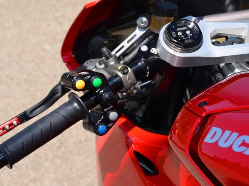 CPPI02 - DUCABIKE 7 Buttons Switched Handlebar (street edition) – Accessories in the Motoraider Motorcycle Aftermarket Accessories and Parts Online Shop