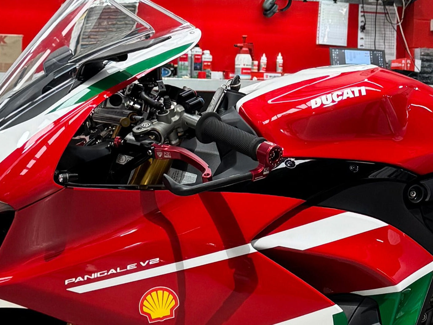 LCR12TB - CNC RACING Ducati / Aprilia / MV Agusta Clutch Lever Race (Troy Bayliss edition) – Accessories in the Motoraider Motorcycle Aftermarket Accessories and Parts Online Shop