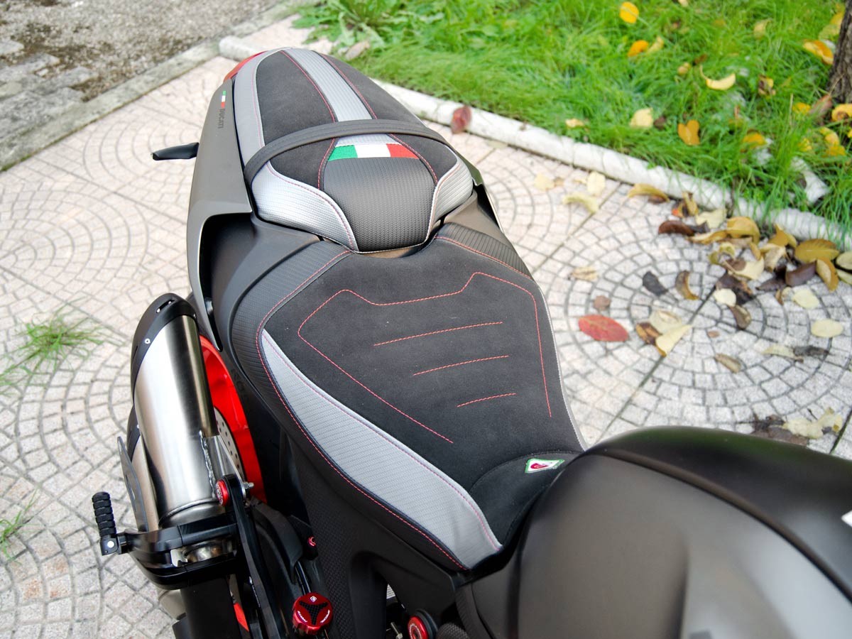 CSM9C01 - DUCABIKE Ducati Monster 950 (2021+) Comfort Seat Cover – Accessories in the Motoraider Motorcycle Aftermarket Accessories and Parts Online Shop