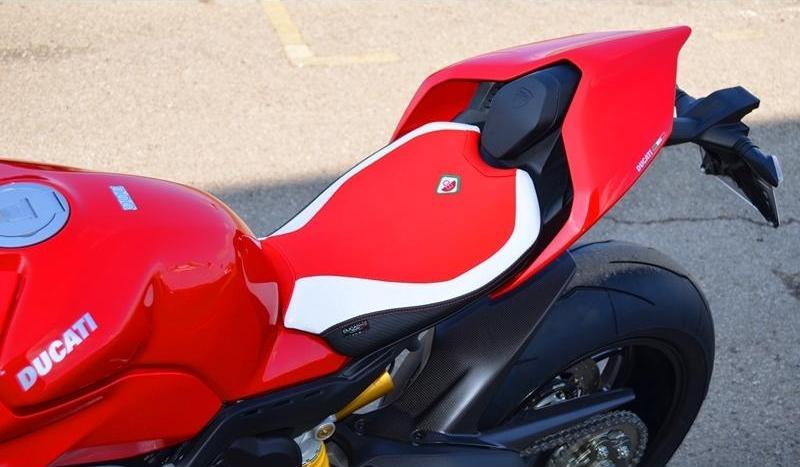 CSV201 - DUCABIKE Ducati Panigale V2 (20/24) Seat Cover (pilot) – Accessories in the Motoraider Motorcycle Aftermarket Accessories and Parts Online Shop