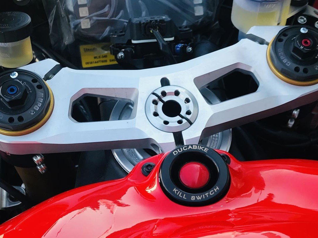 KS03 / KS04 - DUCABIKE Ducati Panigale V4 (18/24) Kill Switch – Accessories in the Motoraider Motorcycle Aftermarket Accessories and Parts Online Shop