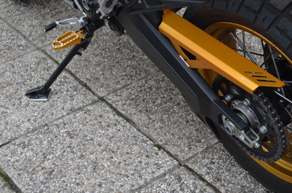 PCT02 - DUCABIKE Ducati Scrambler Desert Sled Upper Chain Protection – Accessories in the Motoraider Motorcycle Aftermarket Accessories and Parts Online Shop