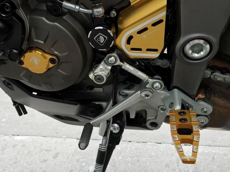 PPDV01 - DUCABIKE Ducati Adjustable Footpegs (pilot) – Accessories in the Motoraider Motorcycle Aftermarket Accessories and Parts Online Shop