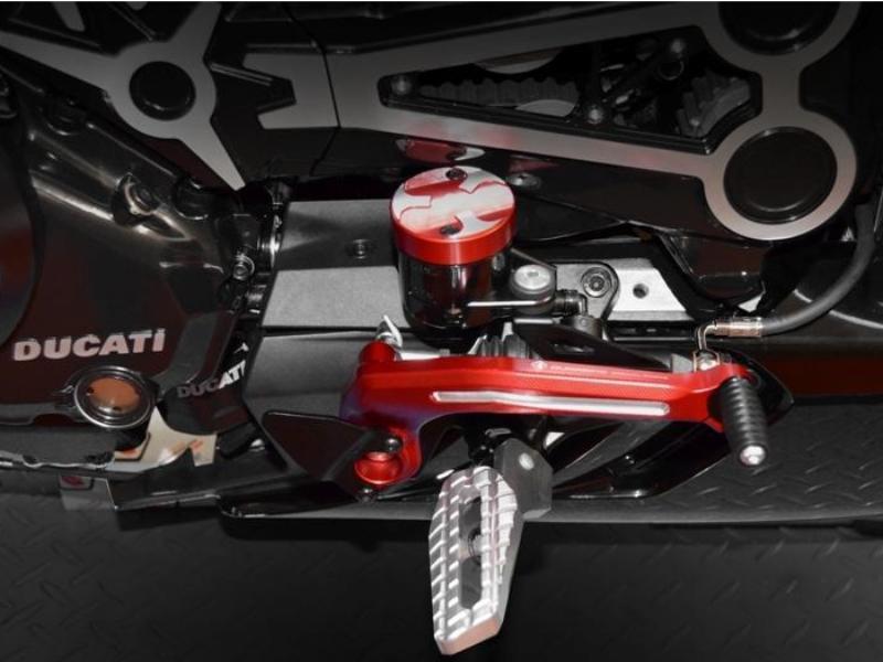 PPDV04 - DUCABIKE Ducati XDiavel Footpegs (pilot) – Accessories in the Motoraider Motorcycle Aftermarket Accessories and Parts Online Shop