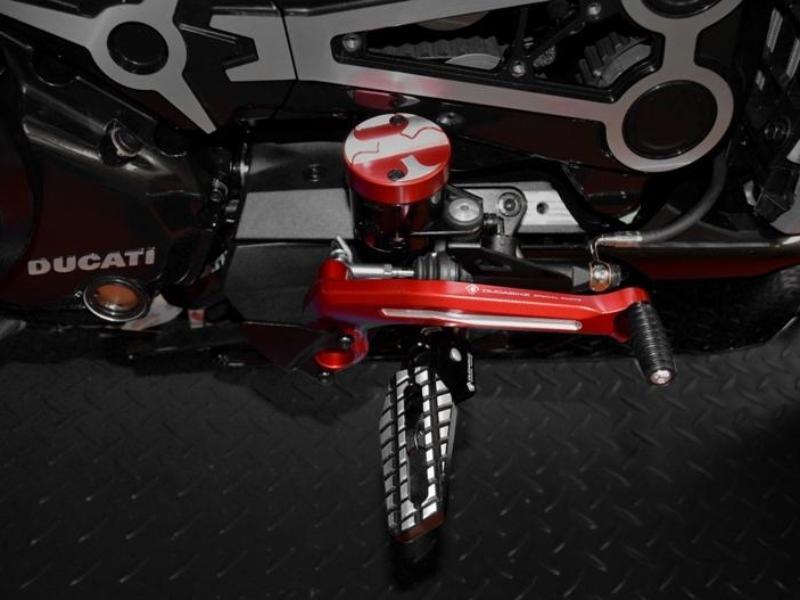 PPDV04 - DUCABIKE Ducati XDiavel Footpegs (pilot) – Accessories in the Motoraider Motorcycle Aftermarket Accessories and Parts Online Shop