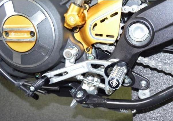 PPSCRA01 - DUCABIKE Ducati Scrambler / Monster 797 Adjustable Footpegs (pilot) – Accessories in the Motoraider Motorcycle Aftermarket Accessories and Parts Online Shop