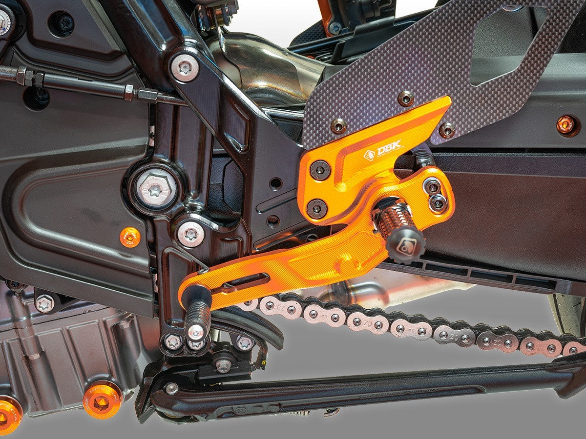 DBK DUCABIKE PRKTM01 KTM 990 DUKE (2024+) Adjustable Rearset (pilot) – Accessories in the Motoraider Motorcycle Aftermarket Accessories and Parts Online Shop