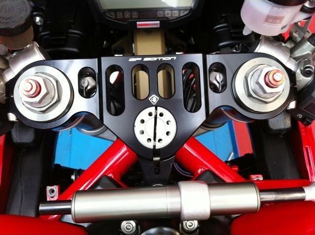 PSS05 - DUCABIKE Ducati Superbike 1098/1198/848 Triple Clamps Top Steering Plate (MotoGP edition) – Accessories in the Motoraider Motorcycle Aftermarket Accessories and Parts Online Shop