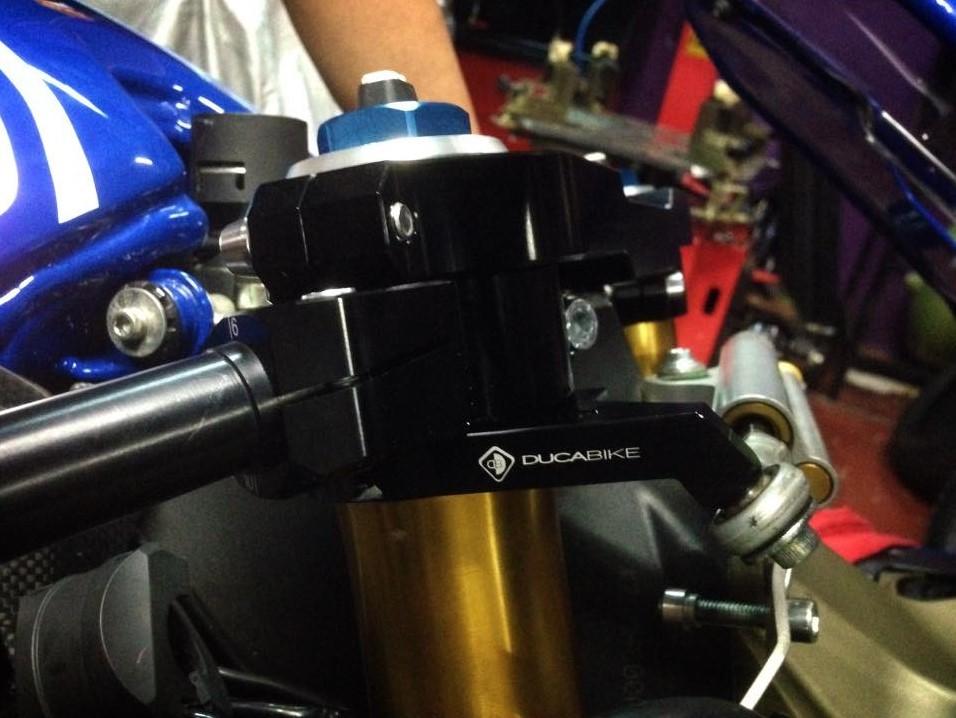Ducati Panigale (12/19) OHLINS Steering Damper + DBK / DUCABIKE Support (for Öhlins 53 mm fork) – Accessories in the Motoraider Motorcycle Aftermarket Accessories and Parts Online Shop
