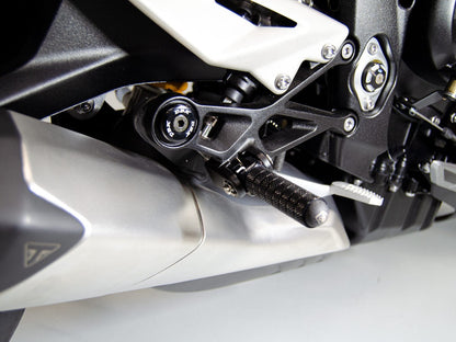 DBK DUCABIKE KPDM01+KAPM11 Ducati Footpegs (passenger; sport version; including adapters) – Accessories in the Motoraider Motorcycle Aftermarket Accessories and Parts Online Shop
