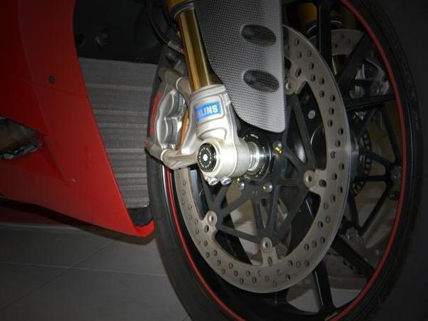TRD04 - DUCABIKE Ducati Front Wheel Right Cap – Accessories in the Motoraider Motorcycle Aftermarket Accessories and Parts Online Shop