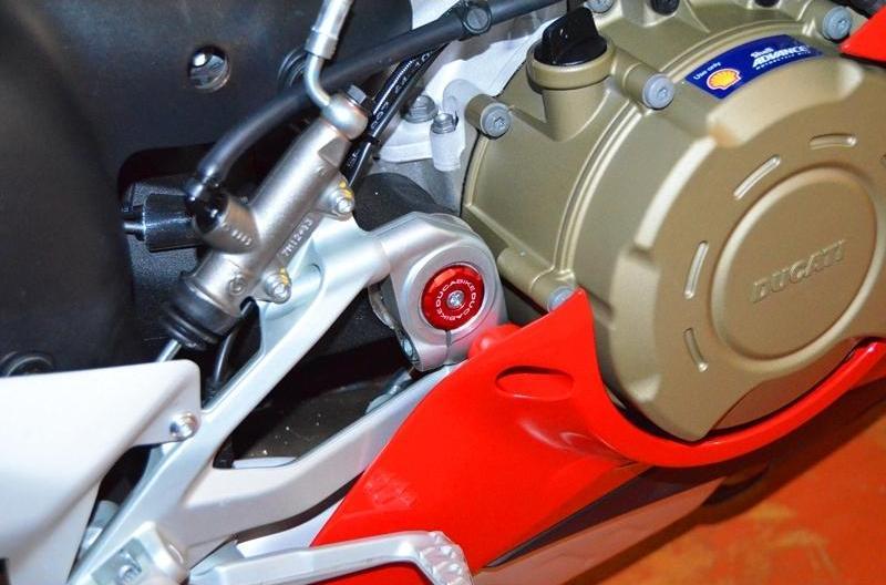 TTF06 - DUCABIKE Ducati Panigale V4 / Streetfighter (18/24) Central Frame Plugs – Accessories in the Motoraider Motorcycle Aftermarket Accessories and Parts Online Shop