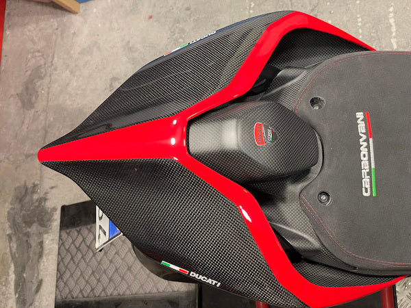 CARBONVANI Ducati Panigale V4R (19/21) Carbon Tail (street version; black/red; R.2 version) – Accessories in the 2WheelsHero Motorcycle Aftermarket Accessories and Parts Online Shop
